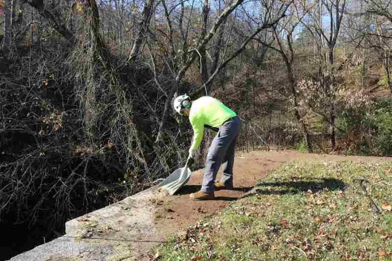 rtec gardener cleaning up